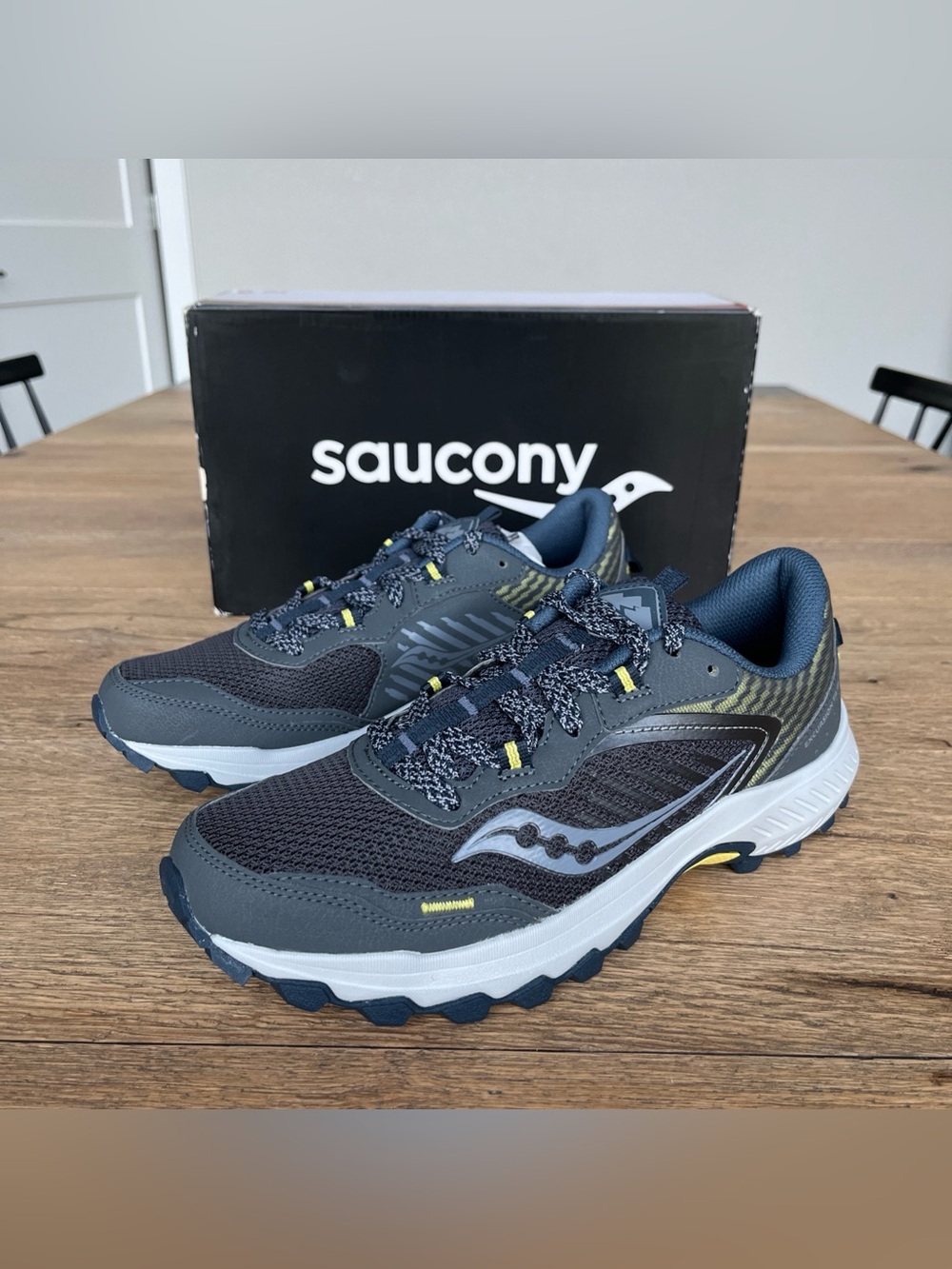 Size 10 Women’s Saucony Excursion TR 15 Shoes Gray Sneakers S10668-16